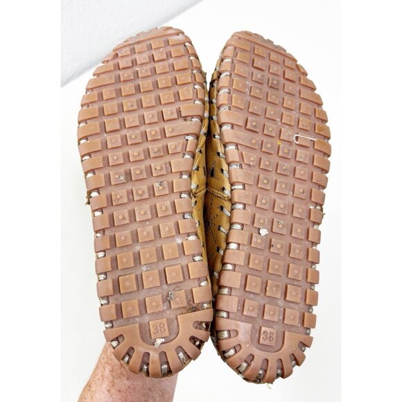 Spring Step Sz 38 7.5 Fusaro Geo Perforated Leather Flexible Loafer Moccasin EUC - Picture 4 of 4